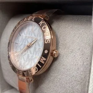 Michael Kors | Accessories | Michael Kors Jet Set Monogram  display picture 2